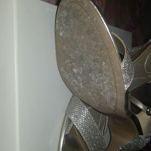 Bandolino Shoes - Used, W10, Gold sparkle Bandolino Bdmadia heels Bandolino Shoes - Used, W10, Gold sparkle Bandolino Bdmadia heels